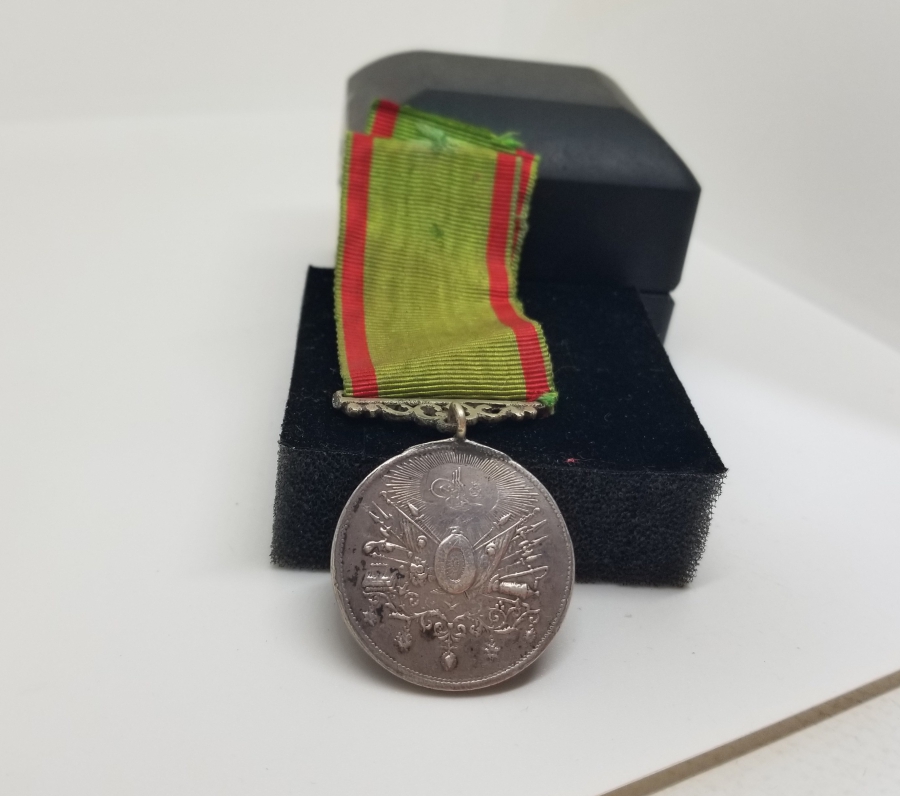 ORİJİNAL ASKI VE KURDELASIYLA GÜMÜŞ İFTİHAR - SANAYİ MADALYASI