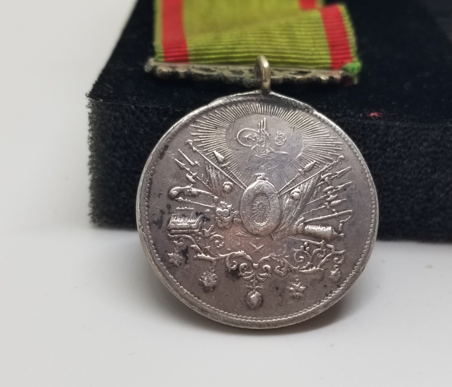 ORİJİNAL ASKI VE KURDELASIYLA GÜMÜŞ İFTİHAR - SANAYİ MADALYASI