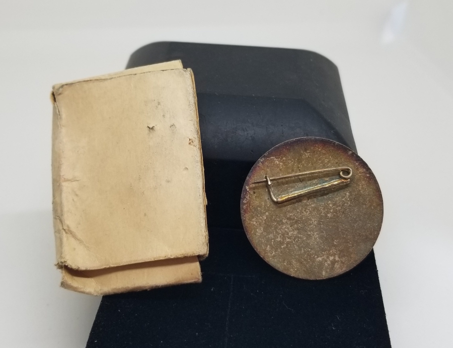 ORJİNAL KUTUSUNDA MİNELİ KORE HARBİ ROZETİ