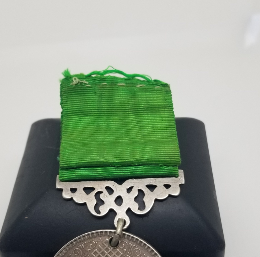 ORİJİNAL ASKI VE KURDELASI İLE GÜMÜŞ TAHLİSİYE MADALYASI