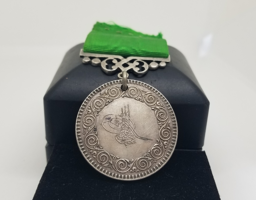 ORİJİNAL ASKI VE KURDELASI İLE GÜMÜŞ TAHLİSİYE MADALYASI