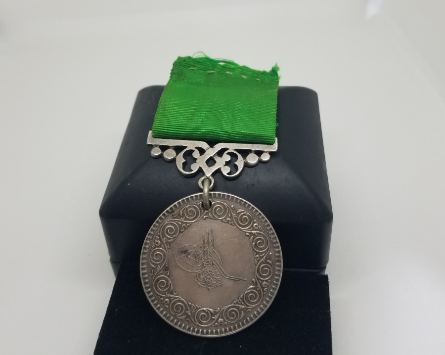 ORİJİNAL ASKI VE KURDELASI İLE GÜMÜŞ TAHLİSİYE MADALYASI