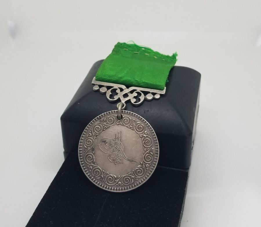 ORİJİNAL ASKI VE KURDELASI İLE GÜMÜŞ TAHLİSİYE MADALYASI