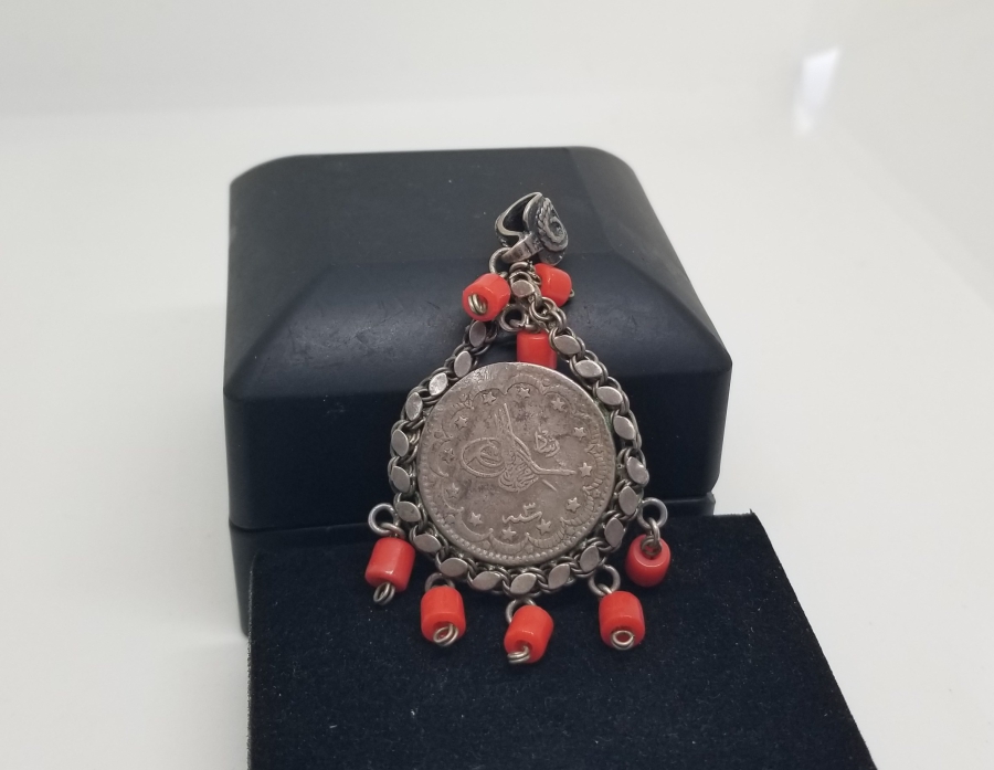 MERCANLI GÜMÜŞ ARMUDİ FORMDA KOLYE UCU