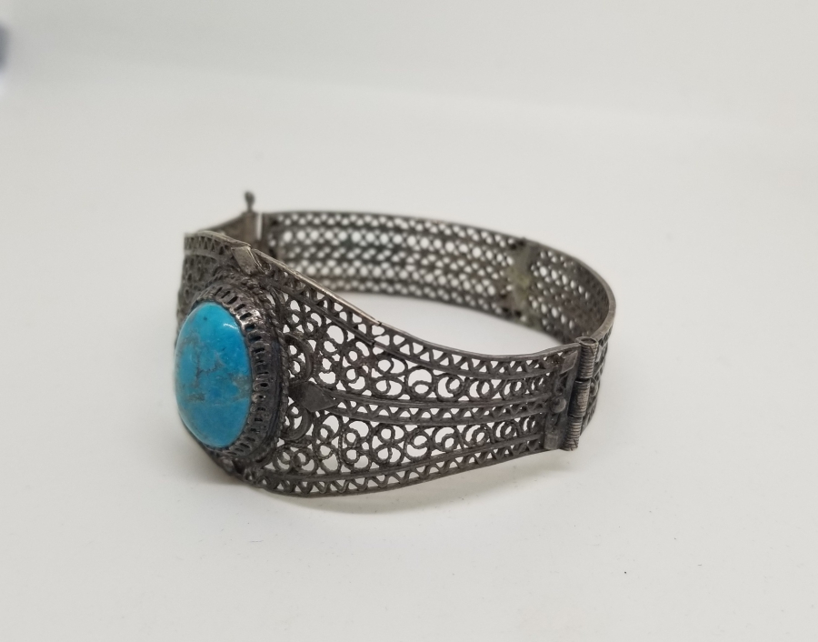 TURKUAZ TAŞLI TELKARİ İŞÇİLİKLİ GÜMÜŞ BİLEZİK