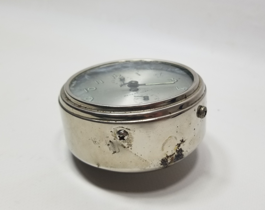 HALİYLE KONDİSYONDA KURMALI ANTİKA MASA SAATİ