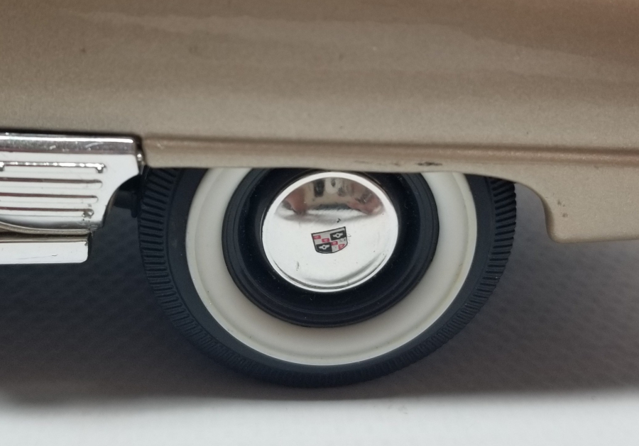 1/18 ORANLI DEKORATİF OYUNCAK ARABA