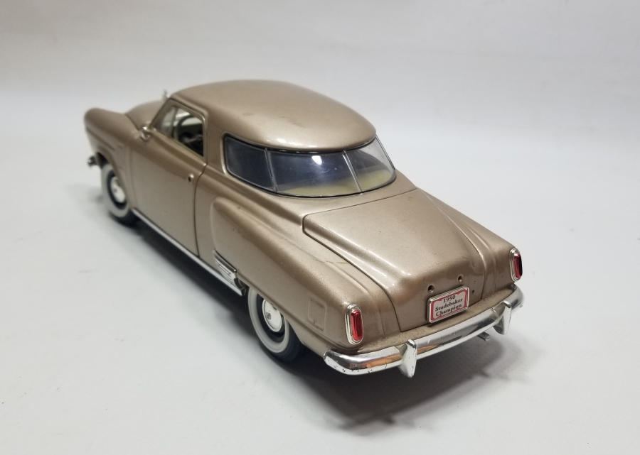 1/18 ORANLI DEKORATİF OYUNCAK ARABA