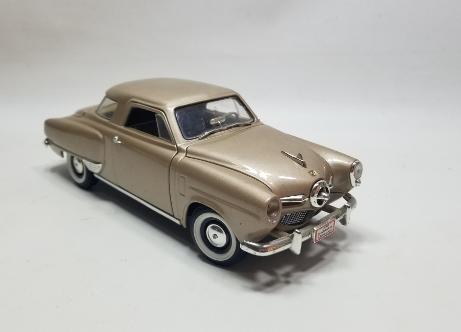 1/18 ORANLI DEKORATİF OYUNCAK ARABA