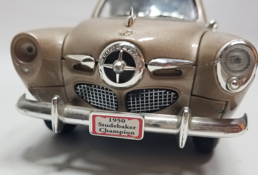 1/18 ORANLI DEKORATİF OYUNCAK ARABA