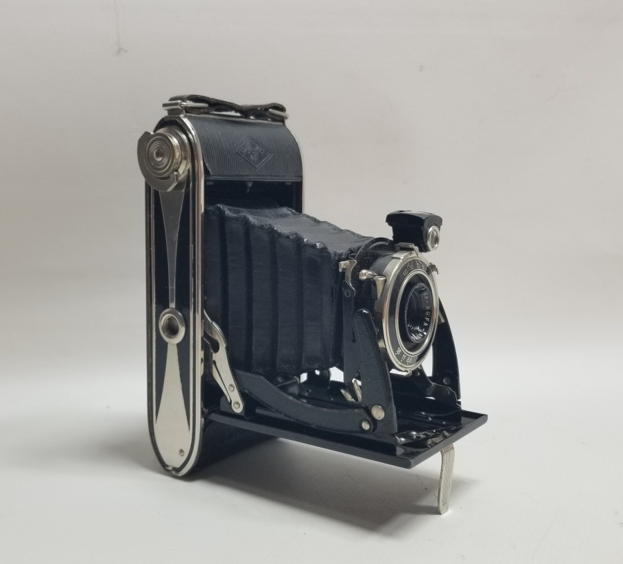 NADİR TİPTE ANTİKA KÖRÜKLÜ FOTOĞRAF MAKİNESİ