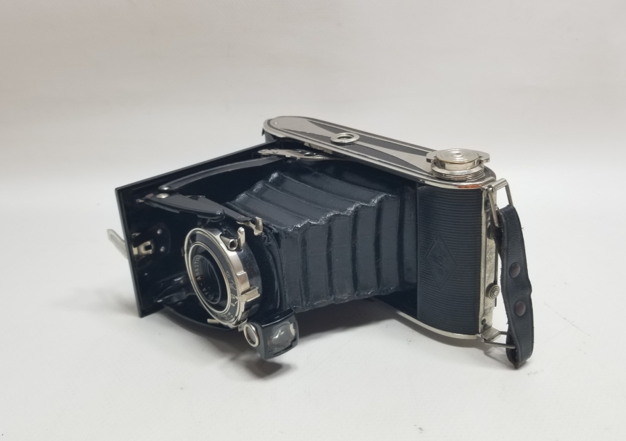 NADİR TİPTE ANTİKA KÖRÜKLÜ FOTOĞRAF MAKİNESİ