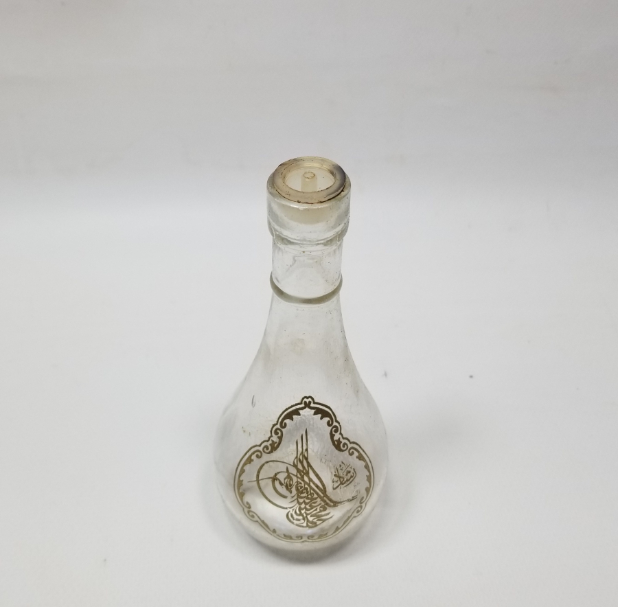 ÜZERİ TUĞRA FORMLU ANTİKA CAM ŞİŞE