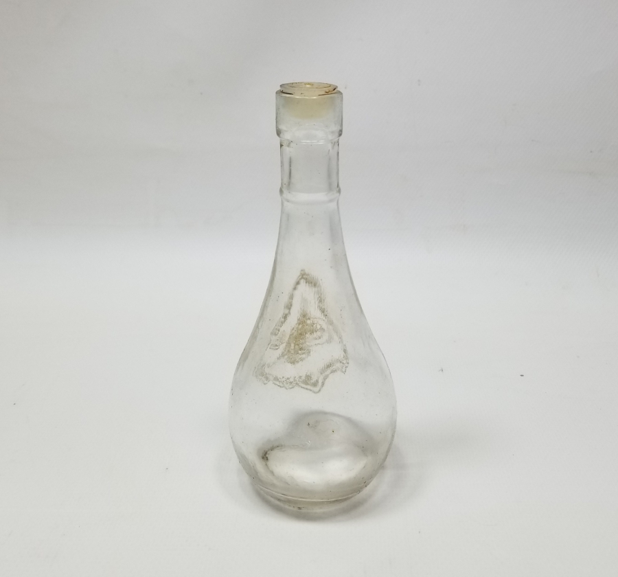 ÜZERİ TUĞRA FORMLU ANTİKA CAM ŞİŞE