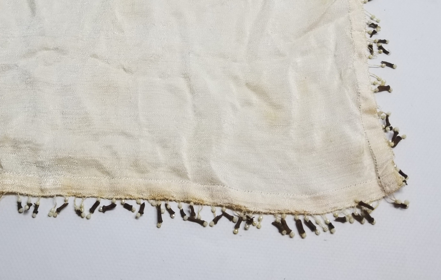 OSMANLI DÖNEMİ KARANFİLLİ İPEK DAMAT MENDİLİ