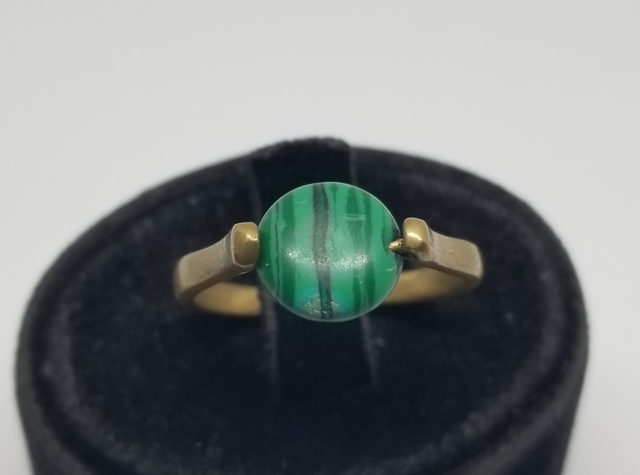 ÜZERİ DOĞAL TAŞLI AVRUPA YÜZÜK