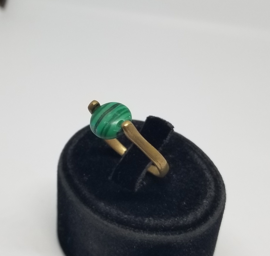 ÜZERİ DOĞAL TAŞLI AVRUPA YÜZÜK