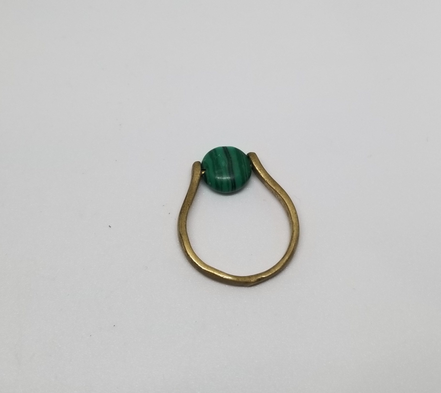 ÜZERİ DOĞAL TAŞLI AVRUPA YÜZÜK