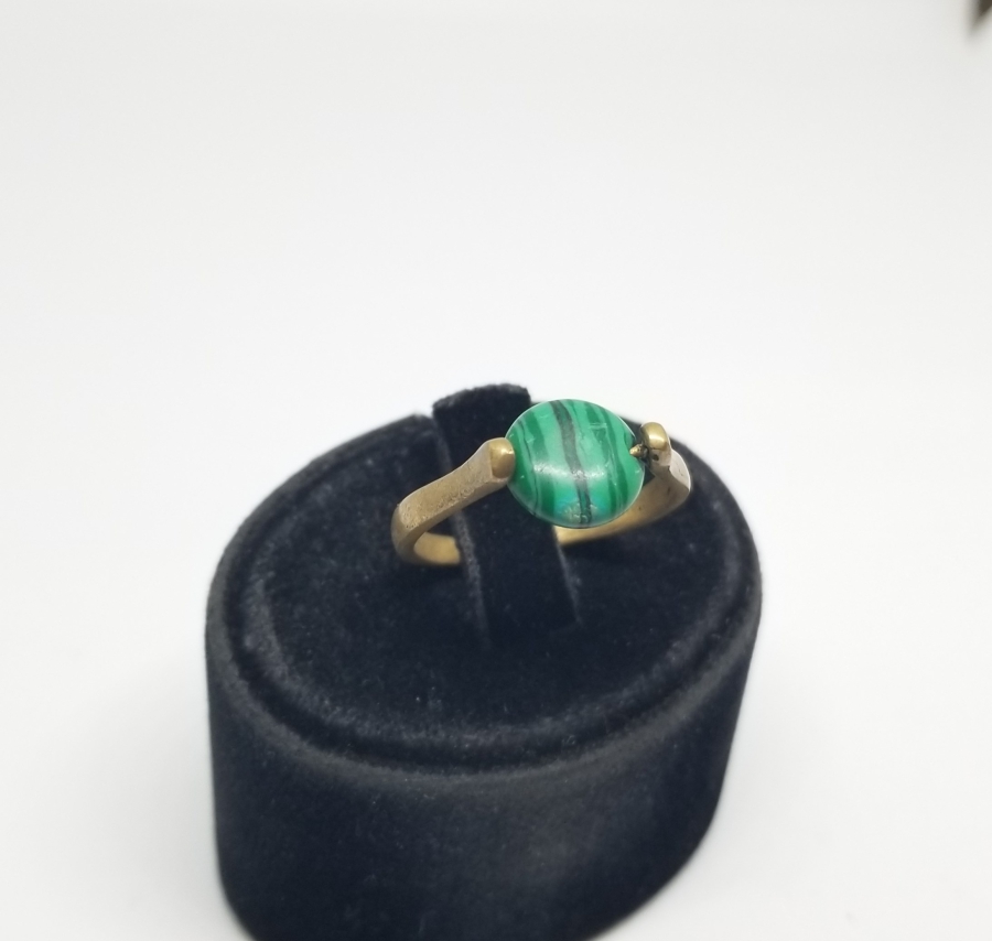 ÜZERİ DOĞAL TAŞLI AVRUPA YÜZÜK