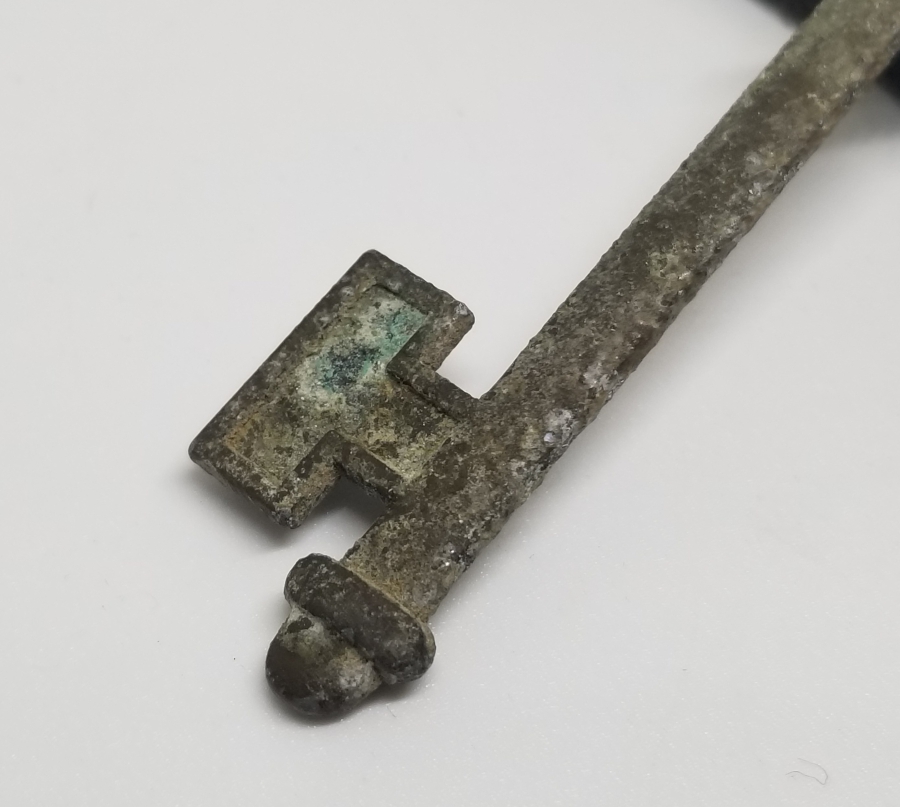 ANAHTAR FORMLU YAPILMIŞ ANTİKA ANAHTARLIK