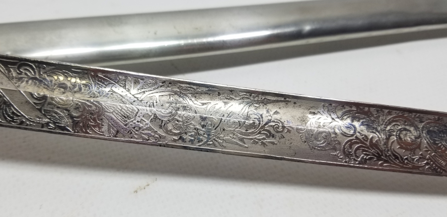 İKİ TARAFI GRAVÜRLÜ VE DEVLET ARMALI BOYNUZ SAPLI OSMANLI DÖNEMİ HAFİF SÜVARİ SUBAY KILICI