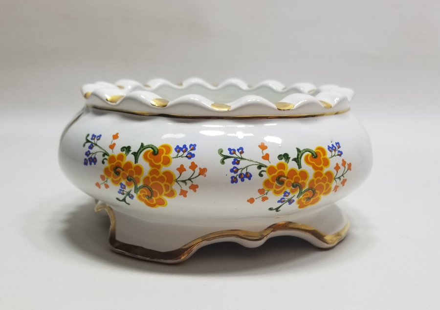 ÜZERİ ALTIN VARAKLI YERLİ YAPIM ANTİKA SERAMİK ŞEKERLİK