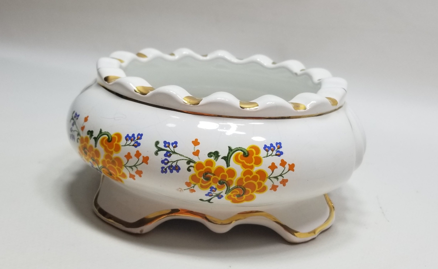 ÜZERİ ALTIN VARAKLI YERLİ YAPIM ANTİKA SERAMİK ŞEKERLİK