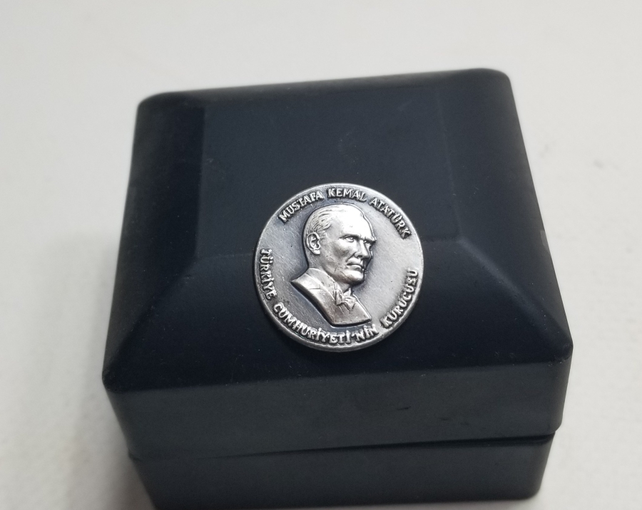 ANTİKA GÜMÜŞ ATATÜRK ROZETİ