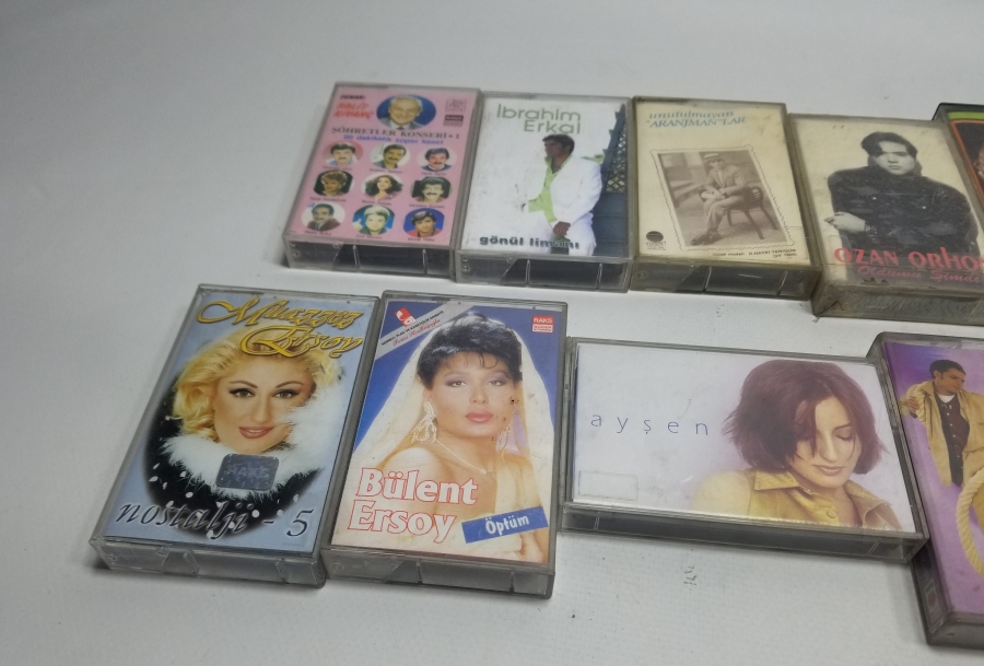 İÇLERİ DOLU NOSTALJİK KASET LOTU