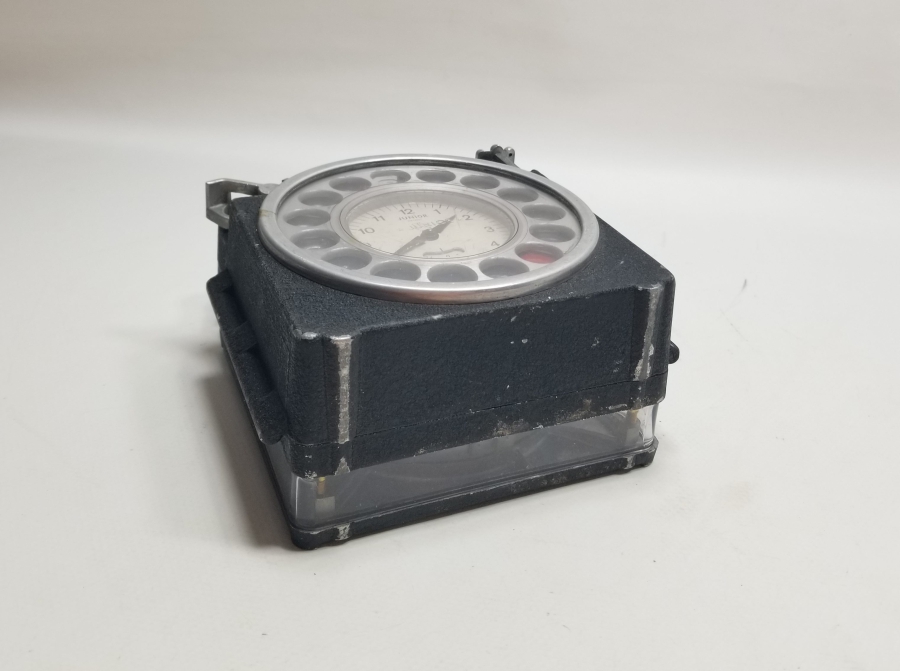 ÇALIŞIR DURUMDA ORİJİNAL ANAHTARIYLA ÇOK NADİR GÜVERCİN YARIŞ SAATİ