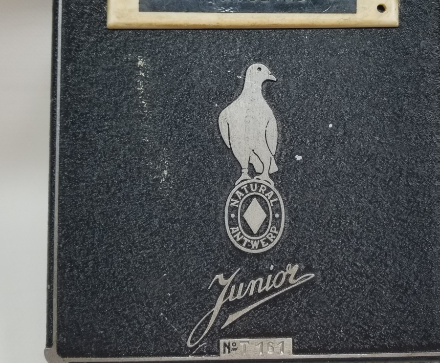 ÇALIŞIR DURUMDA ORİJİNAL ANAHTARIYLA ÇOK NADİR GÜVERCİN YARIŞ SAATİ