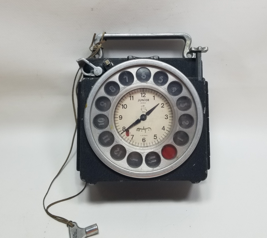 ÇALIŞIR DURUMDA ORİJİNAL ANAHTARIYLA ÇOK NADİR GÜVERCİN YARIŞ SAATİ