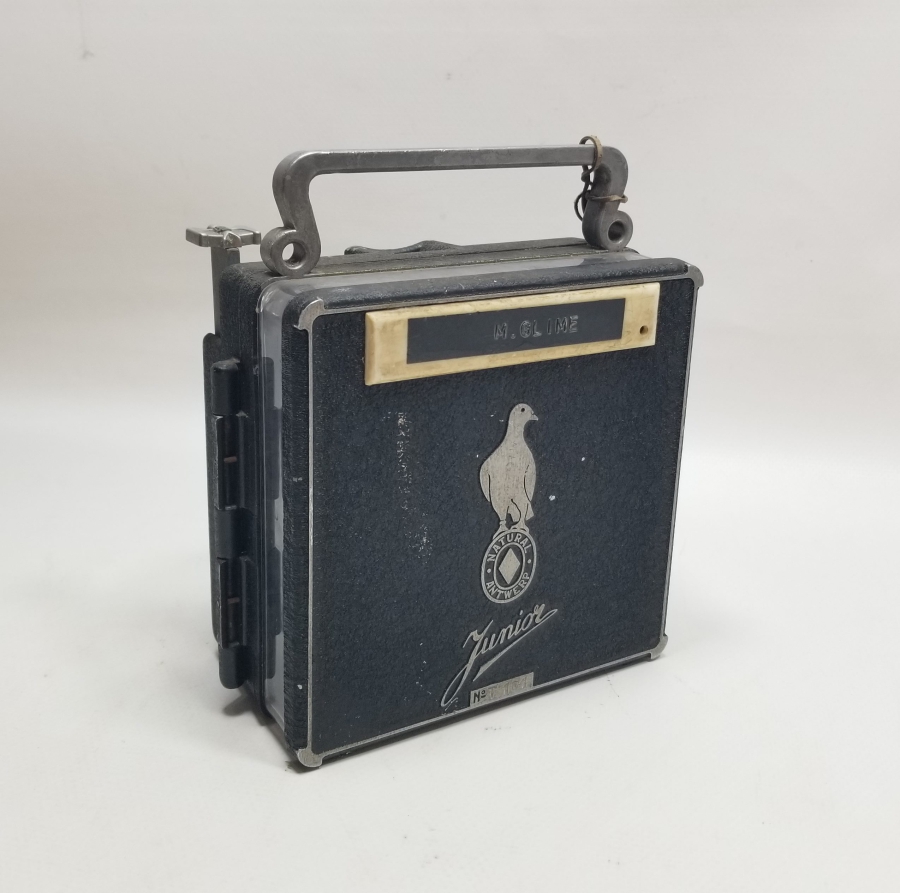 ÇALIŞIR DURUMDA ORİJİNAL ANAHTARIYLA ÇOK NADİR GÜVERCİN YARIŞ SAATİ