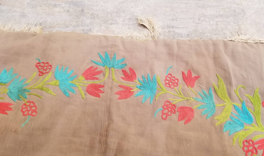 SUZANİ İŞÇİLİKLİ EL İŞİ ANTİKA SECCADE