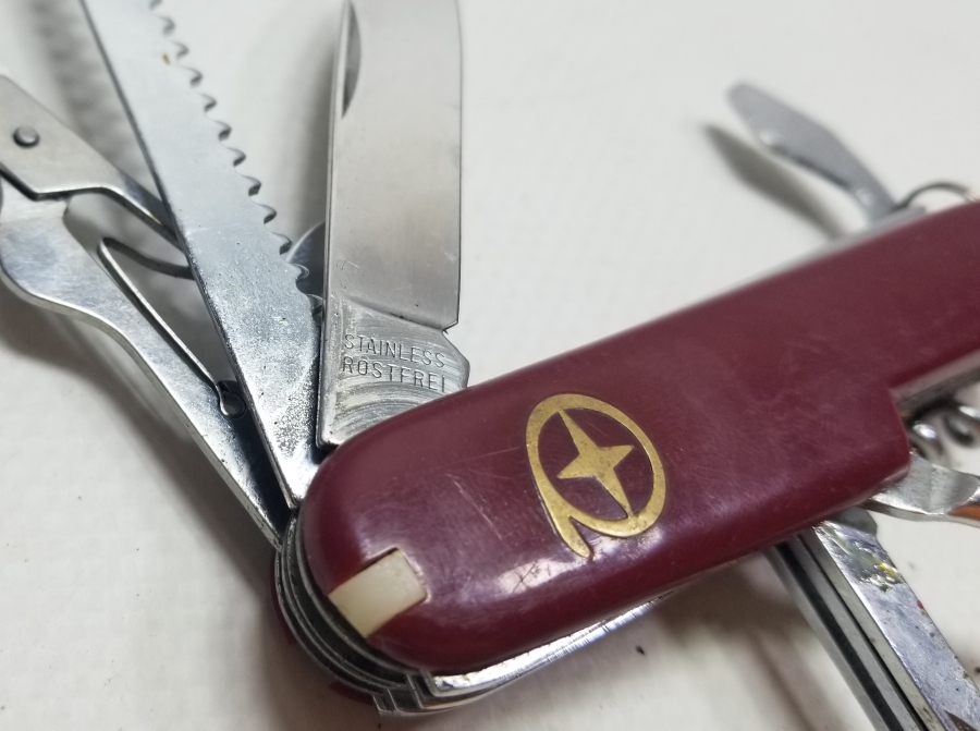 ÇOK AMAÇLI ANTİKA İSVİÇRE ÇAKISI