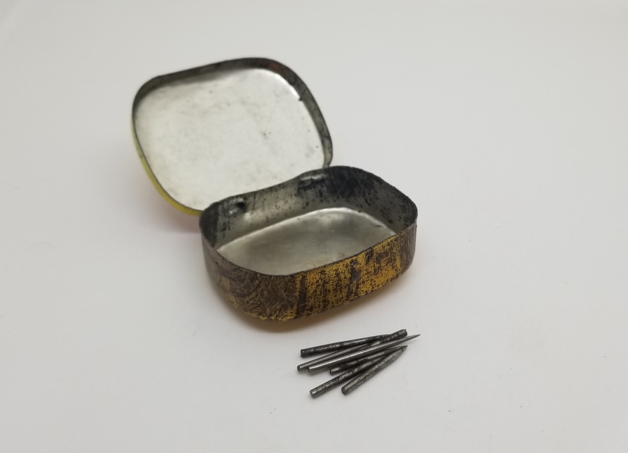 ORİJİNAL KUTUSUNDA ANTİKA GRAMAFON İĞNELERİ