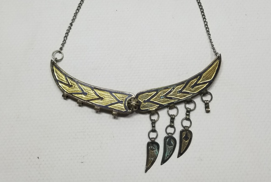 ÜZERİ ALTIN VERMEYLİ VE SAVAT İŞÇİLİKLİ GÜMÜŞ GERDANLIK