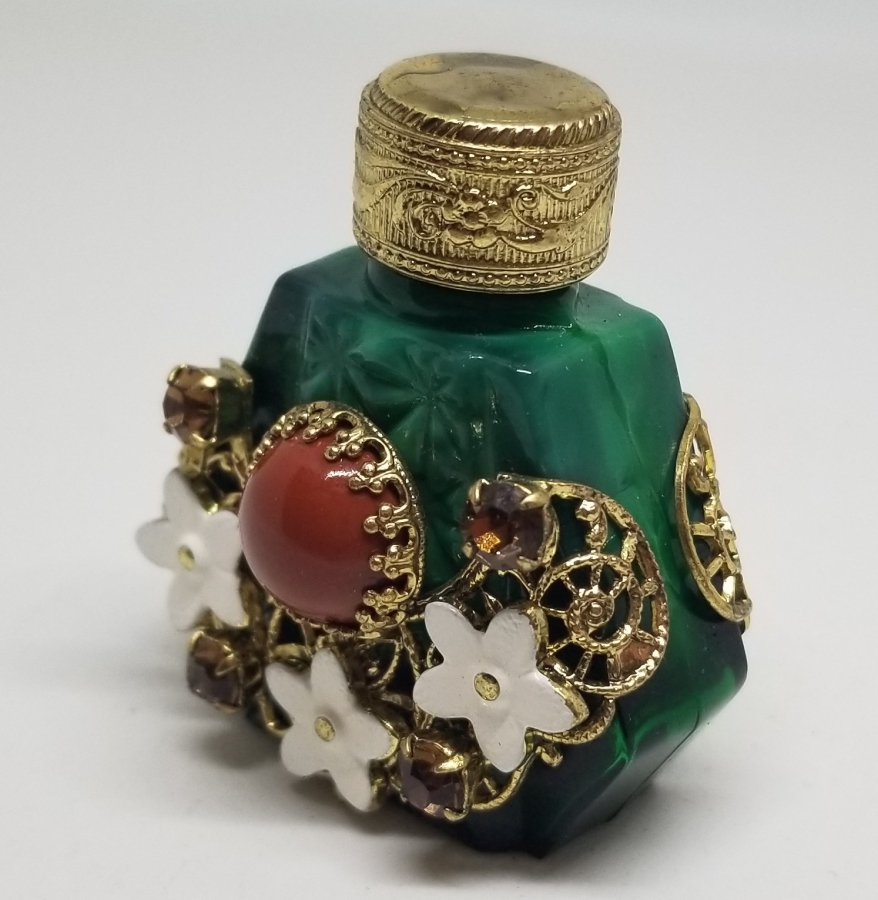 KABARTMA İŞÇİLİKLİ ANTİKA PARFÜM ŞİŞESİ