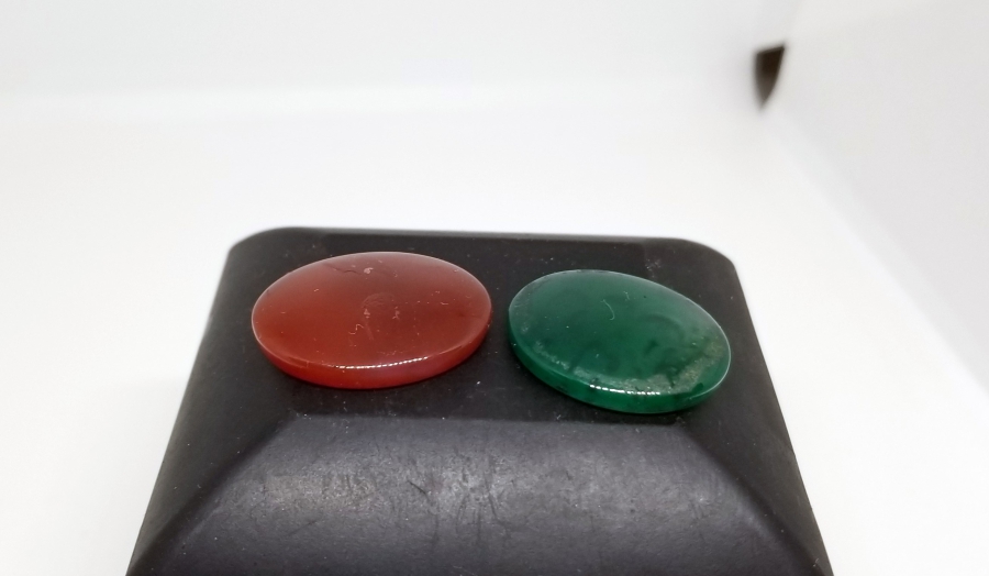 YEŞİM VE AKİK TAŞI İKİ ADET YÜZÜK KAŞI