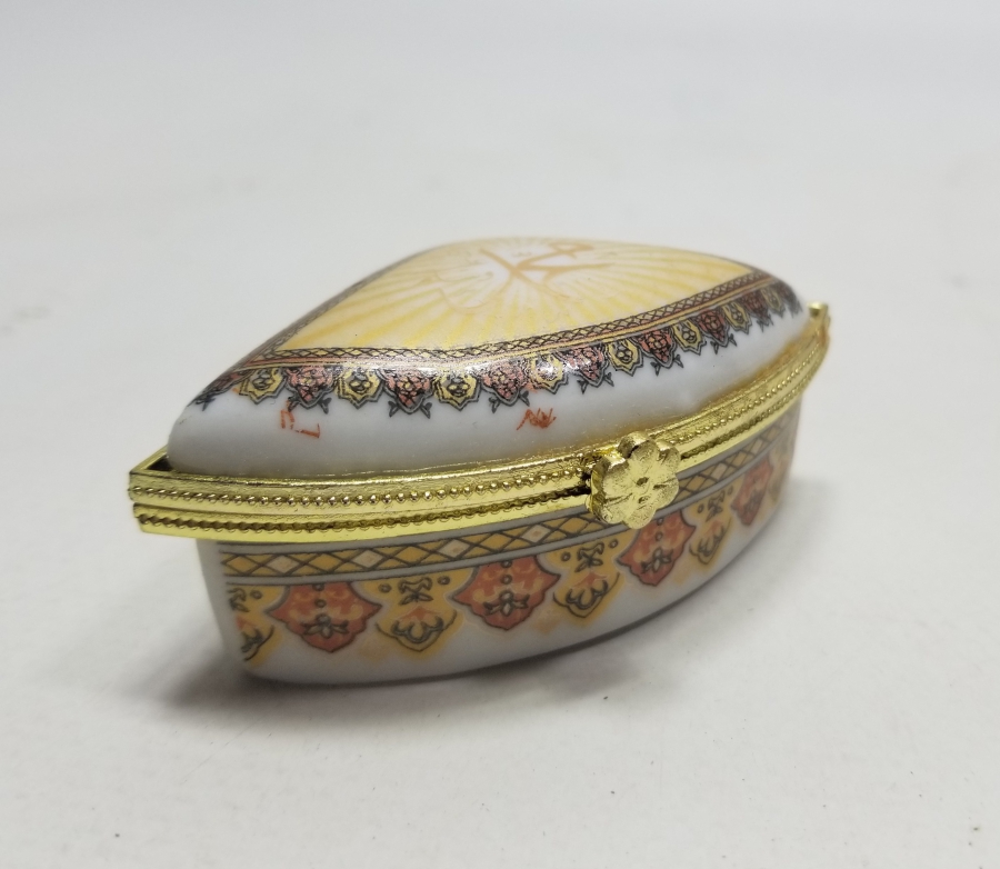 ÜZERİ YAZILI ANTİKA PORSELEN MÜCEVHER KUTUSU