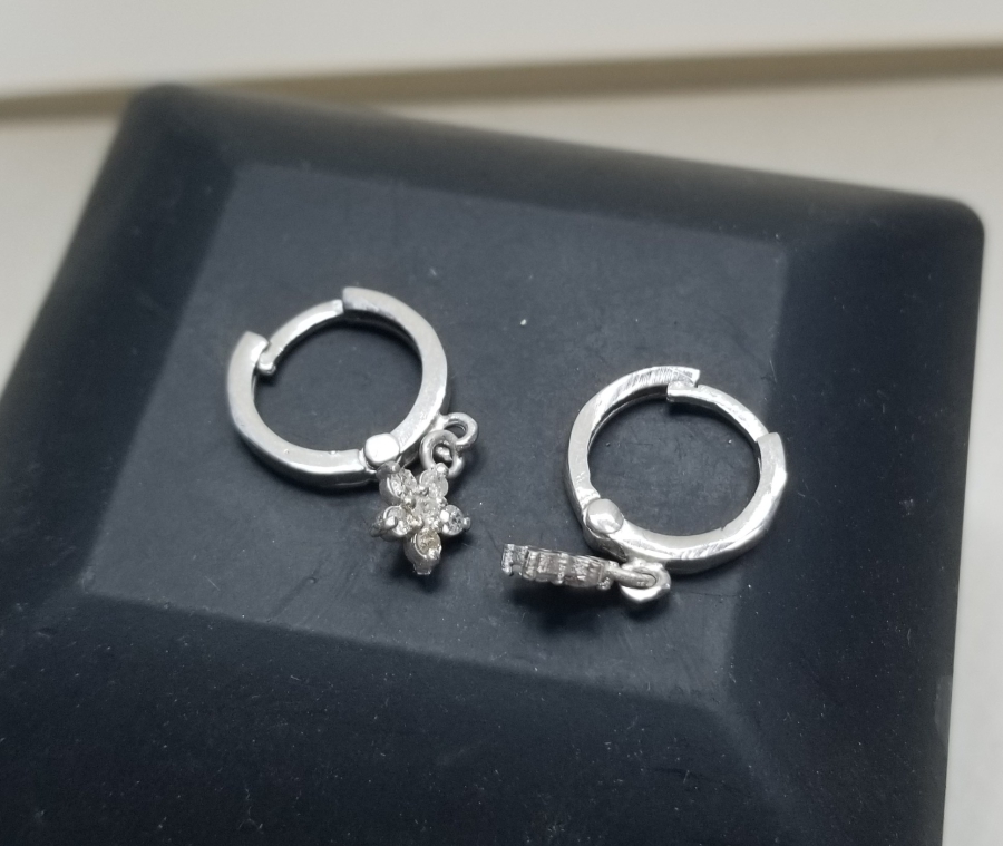 PIRLANTA TAŞLI ÖZEL YAPIM KÜPE