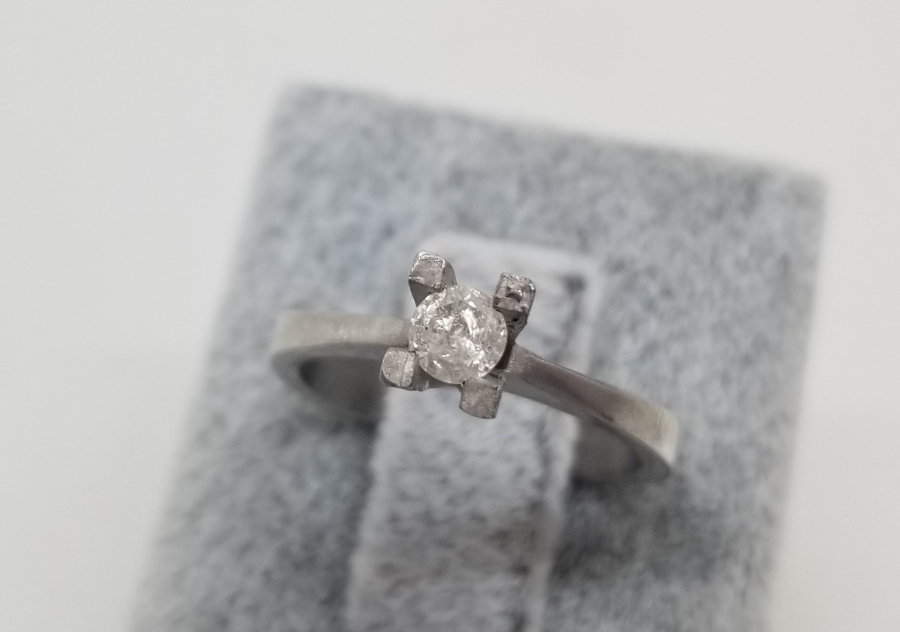 PIRLANTA TAŞLI TEKTAŞ YÜZÜK