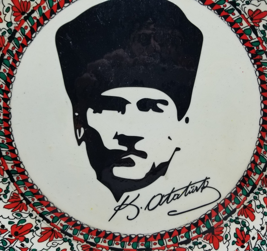 EL BOYAMA FOSFORLU ATATÜRK GÖRSELLİ KÜTAHYA DUVAR TABAĞI