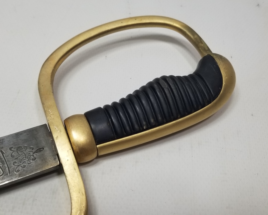 ÜZERİNDE SAHİBİNİN ADININ YAZILI OLDUĞU OSMANLI DÖNEMİ ALLAH BİZİMLE YAZILI TOPÇU SUBAY KILICI