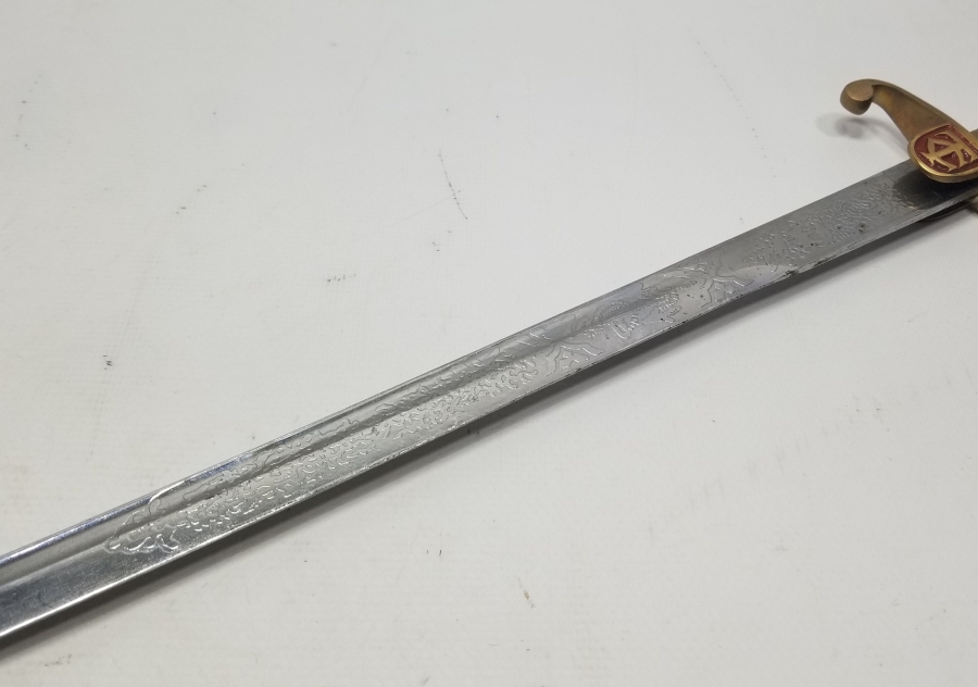 BOYNUZ SAPLI CUMHURİYET BAŞLARI NADİR SUBAY KILICI