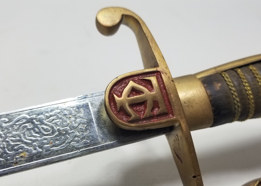 BOYNUZ SAPLI CUMHURİYET BAŞLARI NADİR SUBAY KILICI