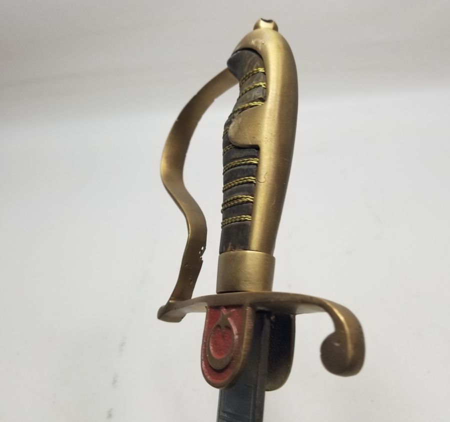 BOYNUZ SAPLI CUMHURİYET BAŞLARI NADİR SUBAY KILICI