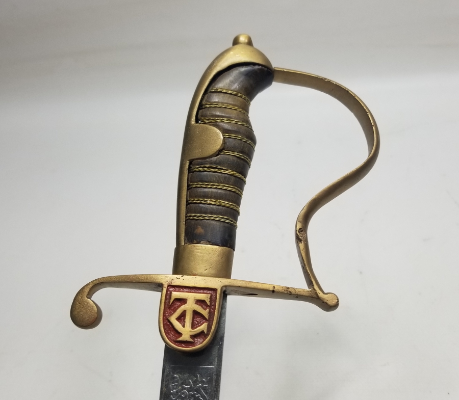 BOYNUZ SAPLI CUMHURİYET BAŞLARI NADİR SUBAY KILICI