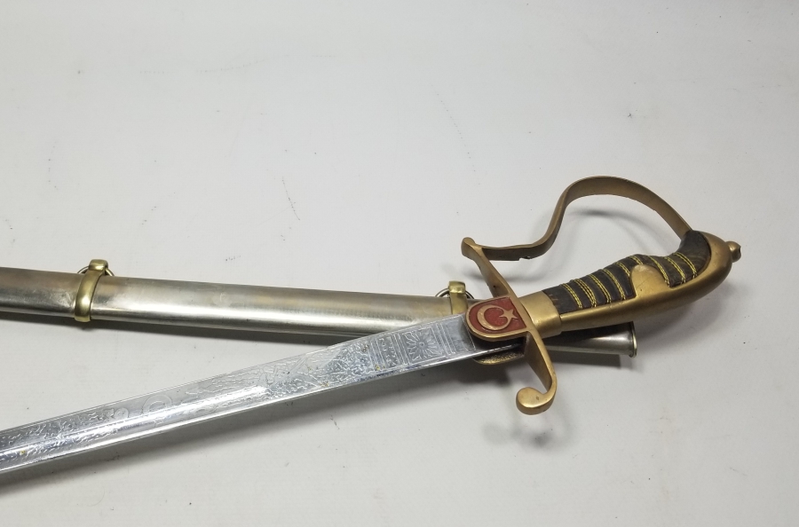 BOYNUZ SAPLI CUMHURİYET BAŞLARI NADİR SUBAY KILICI