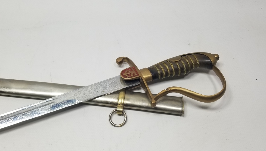 BOYNUZ SAPLI CUMHURİYET BAŞLARI NADİR SUBAY KILICI